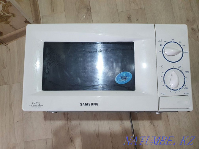 Microwave samsung fully working, but inside is not the same paint Karagandy - photo 1
