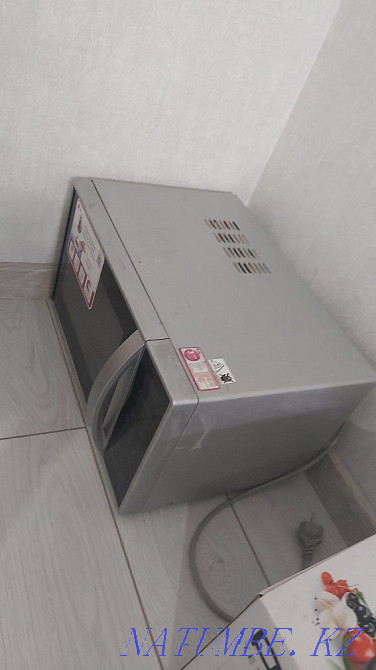 Microwave  - photo 2