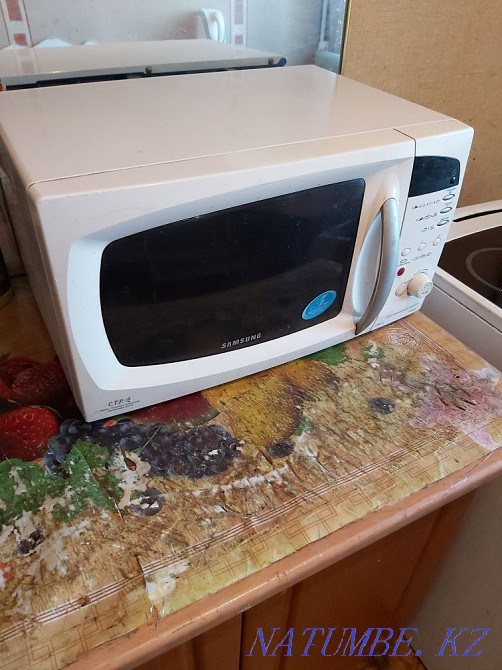 I sell a microwave Karagandy - photo 2