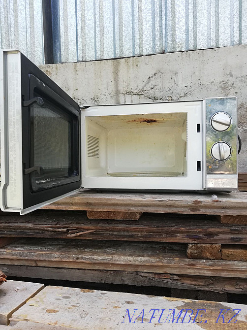Microwave  - photo 2