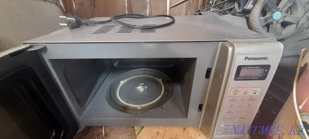 Used microwave  - photo 2