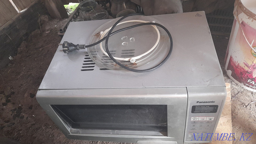 Used microwave  - photo 1