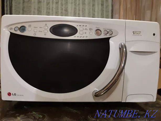 Крутая микроволновая печь с встроенным тостером LG микроволновка Караганда - изображение 1