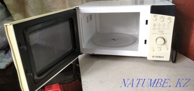 Large microwave for sale  - photo 1