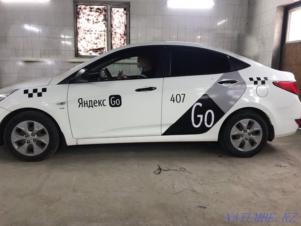 Брендирование Яндекс Uber Такси Наклейка Бренд Реклама Авто Наклейки Алматы - изображение 2