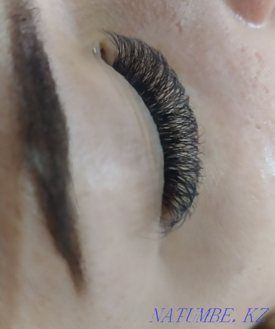 Eyelash extensions and gel polish. Oral - photo 1