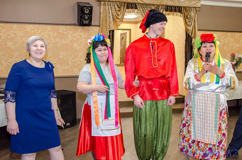 Tamada and Music. Photographer. Clowns. (Ekibastuz) Ekibastuz - photo 2