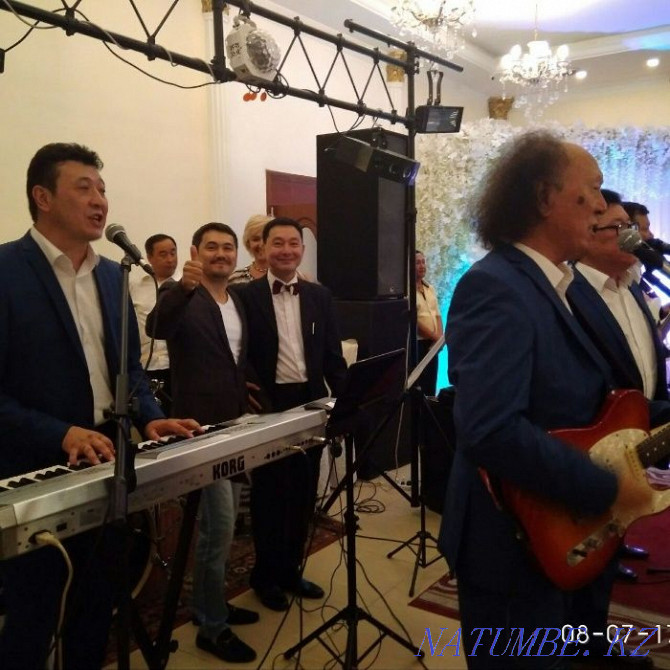 Тамада жетекші асаба екі тілде және әндерді жанды түрде орындау  Алматы - изображение 7