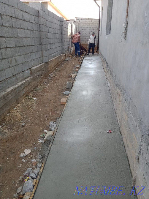 Штукатурка выравнивание кладка стены заливка стяжки фундамента отмост Шымкент - изображение 1