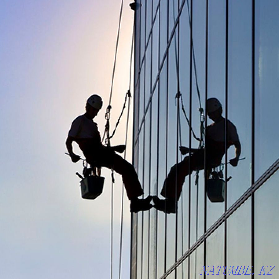 Альпинист. Альпинисты. Промышленный альпинизм. Алпинист. Алпинисты. Астана - изображение 1