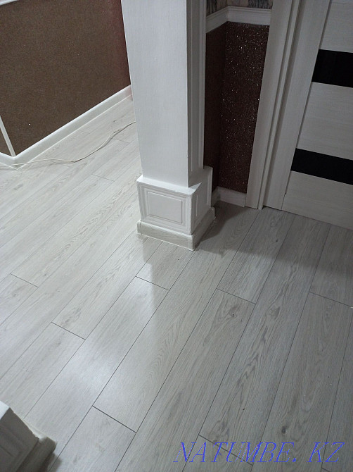 Укладка ЛАМИНАТА, установка дверей врезка ручек и замков, плинтуса и Атырау - изображение 1