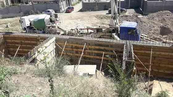 Заливка с опалубкой фундамент монолитбетон разработка котлованов Almaty