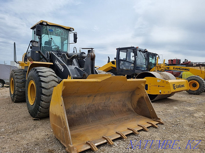 Equipment rental Loader, vibratory roller Karagandy - photo 1