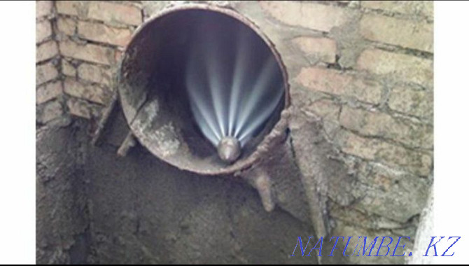 Аппаратпен прочистка канализации засор труб Чистка Сантехник кухня 24 Шымкент - изображение 5