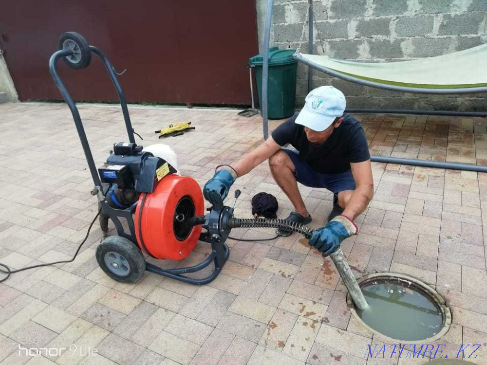 sewer cleaning clogged pipes cleaning cleaning kitchen toilet smell Shymkent - photo 1