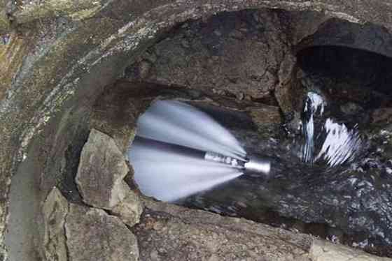 Прочистка канализации аппаратом. Чистка труб. Промывка труб. Сантехник Almaty