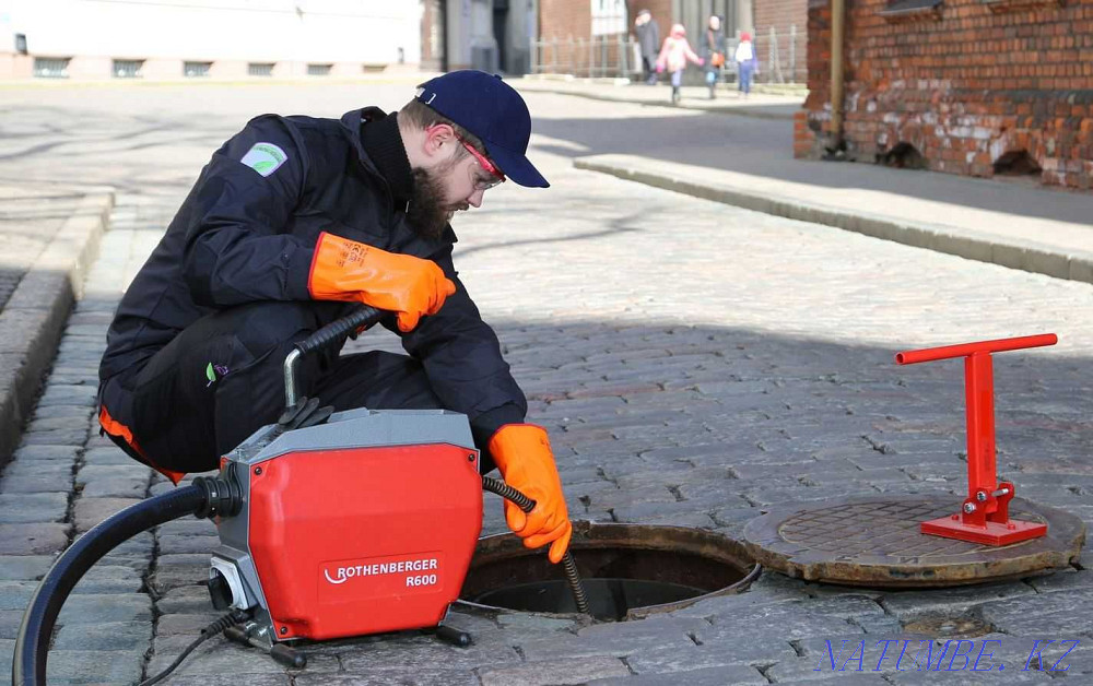 Sewer cleaning machine. Pipe cleaning. Pipe flushing. plumber Almaty - photo 1