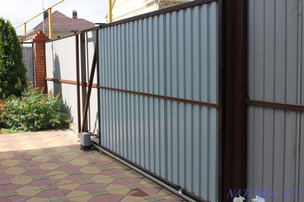 Sectional doors, roller doors, automatic Rudnyy - photo 5