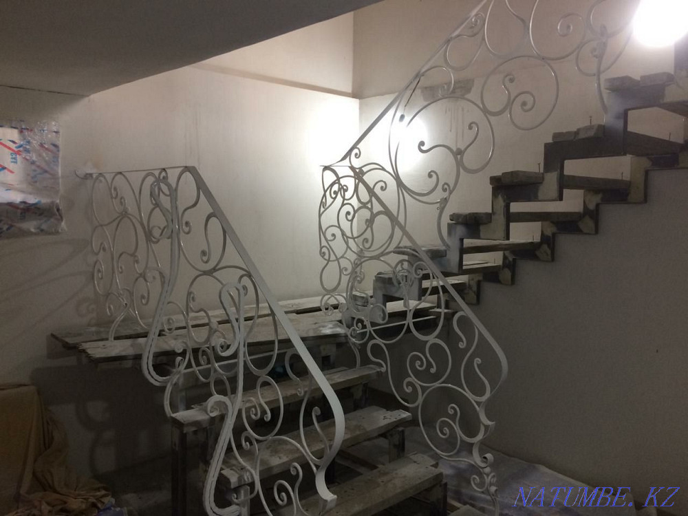 Лестницу.перила.навесы.ворота.вольеры.козырьки.ковка.  - изображение 2