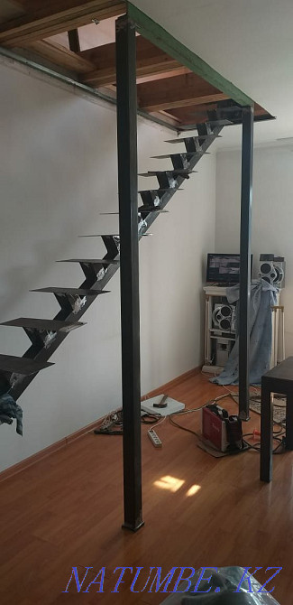 Лестницу.перила.навесы.ворота.вольеры.козырьки.ковка.  - изображение 3