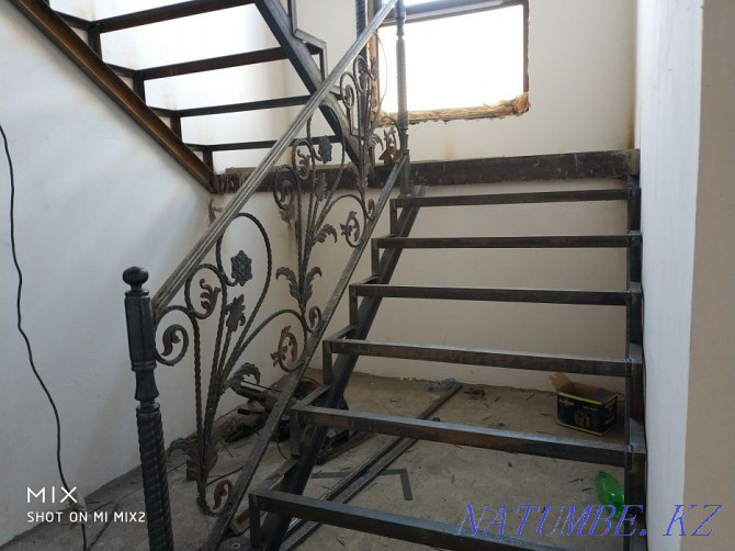 Металлические лестницы и навесы Алматы - изображение 1