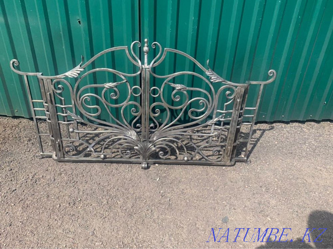 Railing on the stairs of Almaty. Gates. Metal structures. Lattices on windows Almaty - photo 6