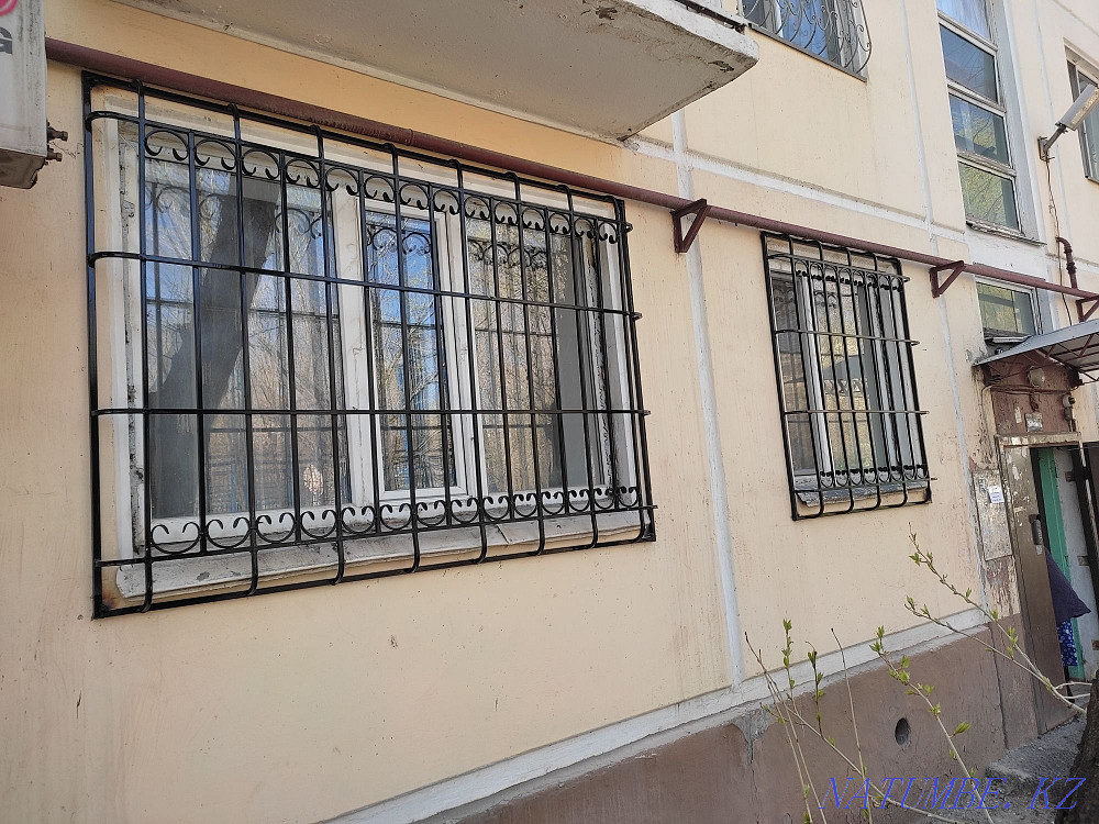 Кованные и простые решотки на окна,надёжные и красивые,любые объёмы! Астана - изображение 5