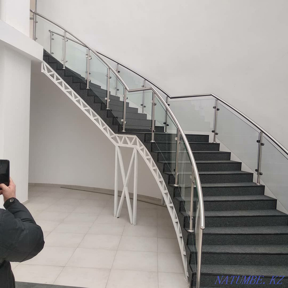 Перила из нержавеющей стали с колёным стеклом и простые трёхлинейные! Астана - изображение 2