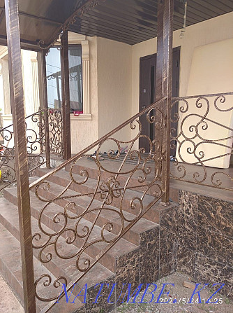 wrought iron railings  - photo 8