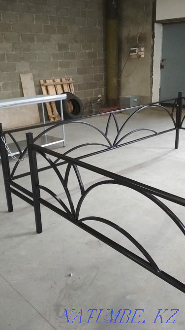 Оградки, кресты, надгробия, скамейки, столы на кладбище Петропавловск - изображение 6