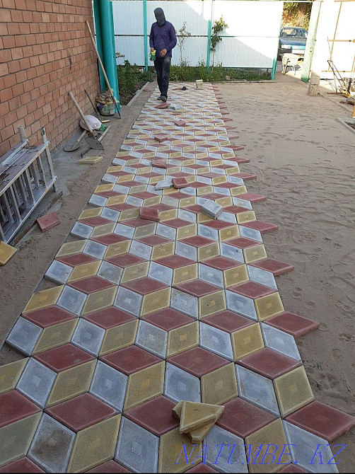 Laying paving stones, installing curbs. Oral - photo 3