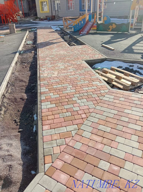 Laying paving stones, installation of road curbs, pavement pareblikov Temirtau - photo 4