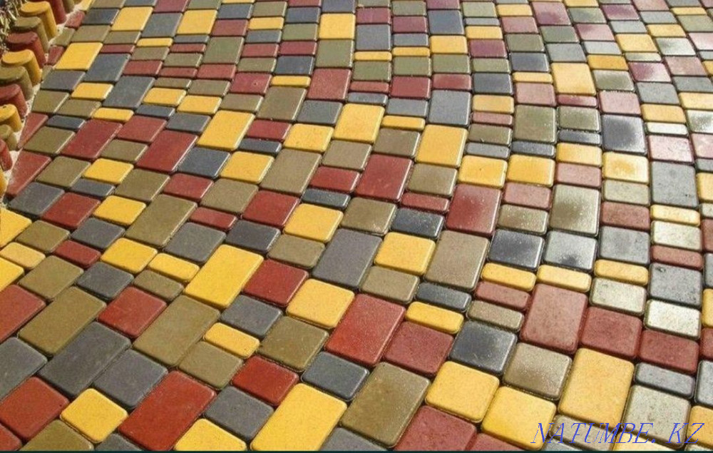 Laying paving stones borders curbs slabs with high quality Oral - photo 1