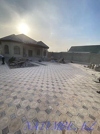 Professional laying of paving stones (paving slabs) of asphalt Almaty - photo 1
