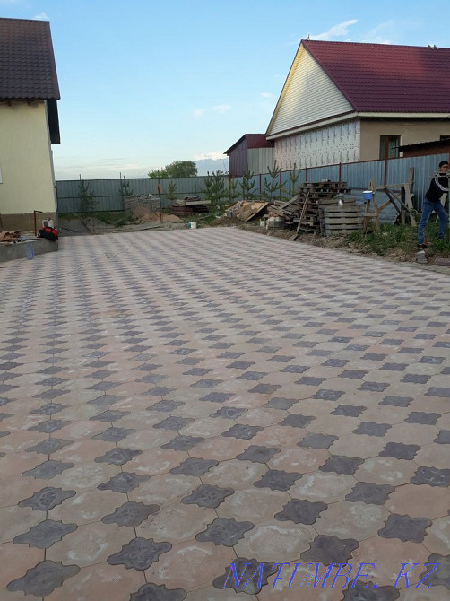 Professional laying of paving stones (paving slabs) of asphalt Almaty - photo 3