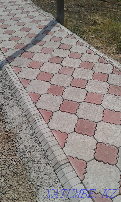 Burschatka laying, tiles.  - photo 2