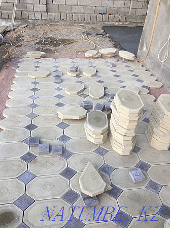 Paving stone laying with and without material  - photo 6