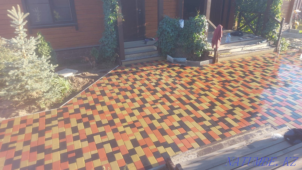 Laying pavers curbs screed Semey - photo 8