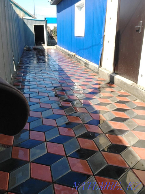 Laying pavers curbs screed Semey - photo 1