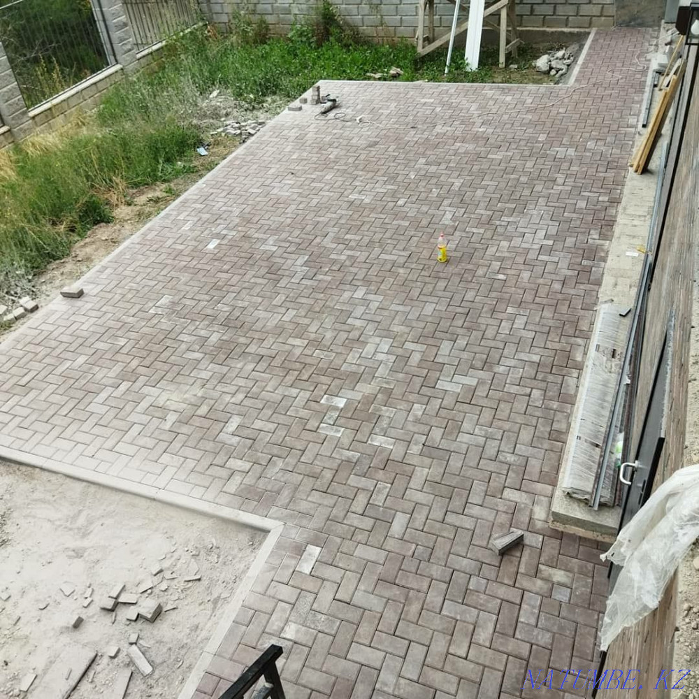 Laying paving stones curb trays Almaty - photo 4