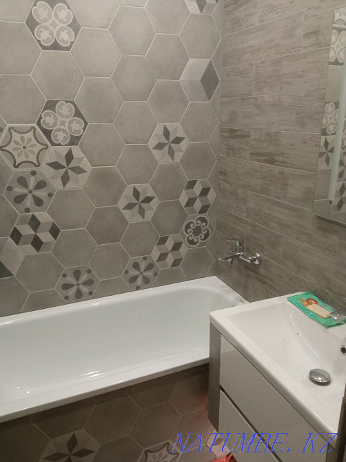 Ванна дәретханасы, ас үй алжапқышы плиткаларын төсеу.  Павлодар  - изображение 1