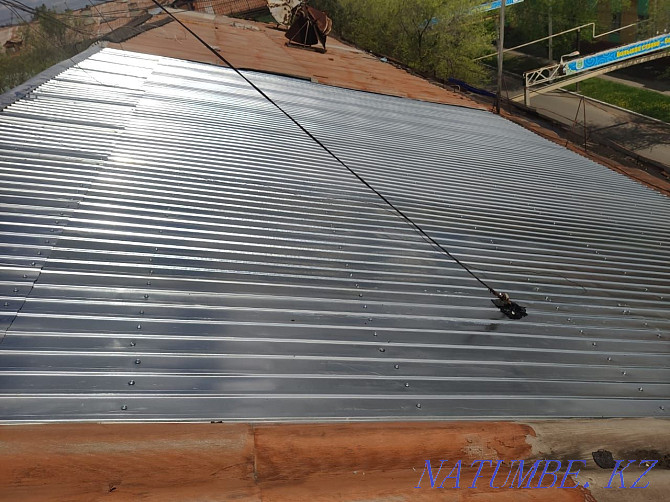 Repair of a soft roof, repair of a slate roof, replacement of slate with a professional sheet Rudnyy - photo 3