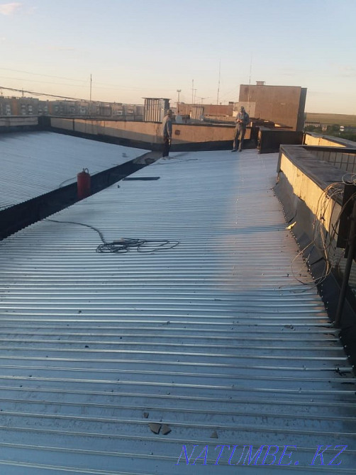 Roof repair. Roofing. Roof. Replacing slate with a profiled sheet. Karagandy - photo 1