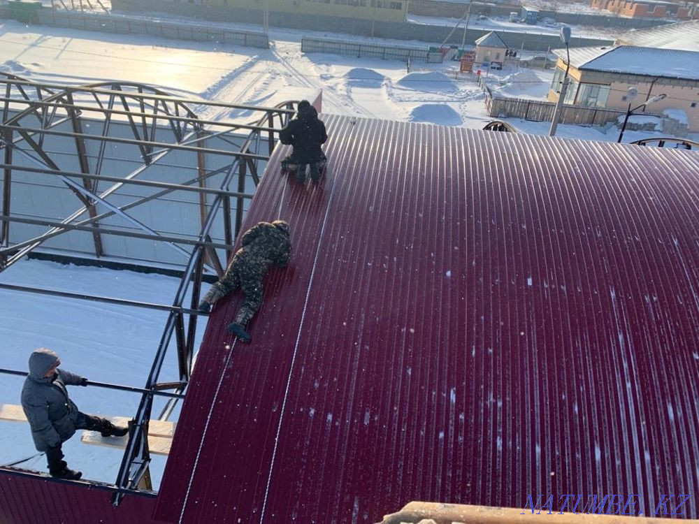 Roofers repairing the roof dismantling the roof Astana - photo 3