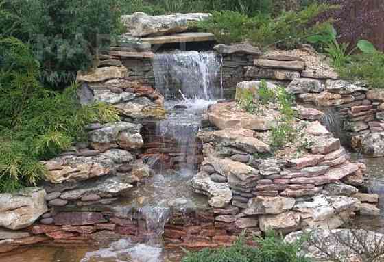Водопады в саду из камня Каменка