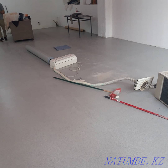 Laying linoleum flooring carpet laminate carpenter plinth Almaty - photo 3