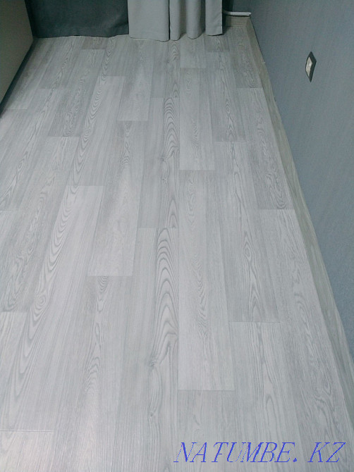 Настил линолеума, монтаж/демонтаж плинтусов. Установка входных дверей. Усть-Каменогорск - изображение 3