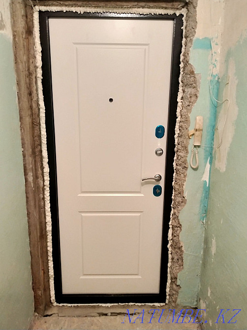 Настил линолеума, монтаж/демонтаж плинтусов. Установка входных дверей. Усть-Каменогорск - изображение 4