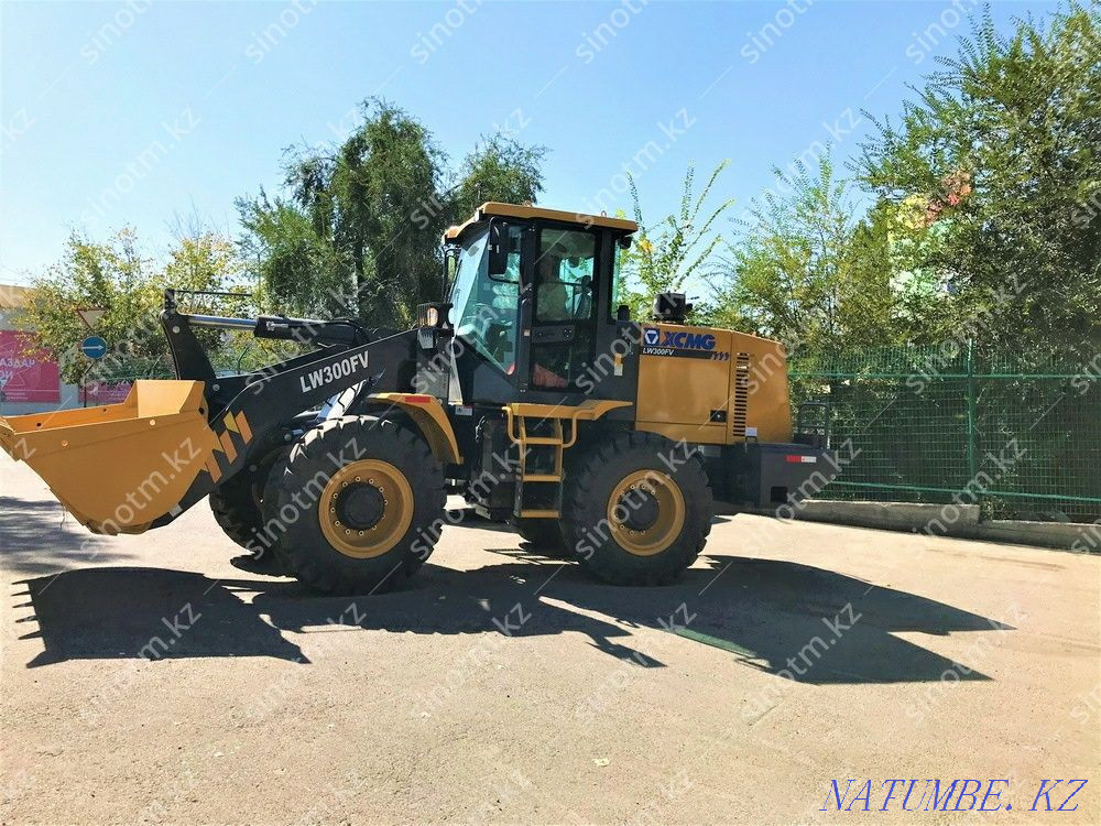 Камаз и погрузчик под мусор грунт снос землянок Костанай - изображение 1