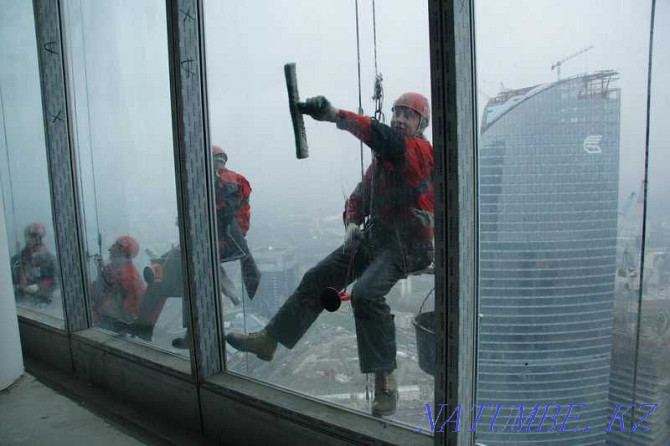 Climbers High-altitude workers Window washing Facade washing Astana - photo 1